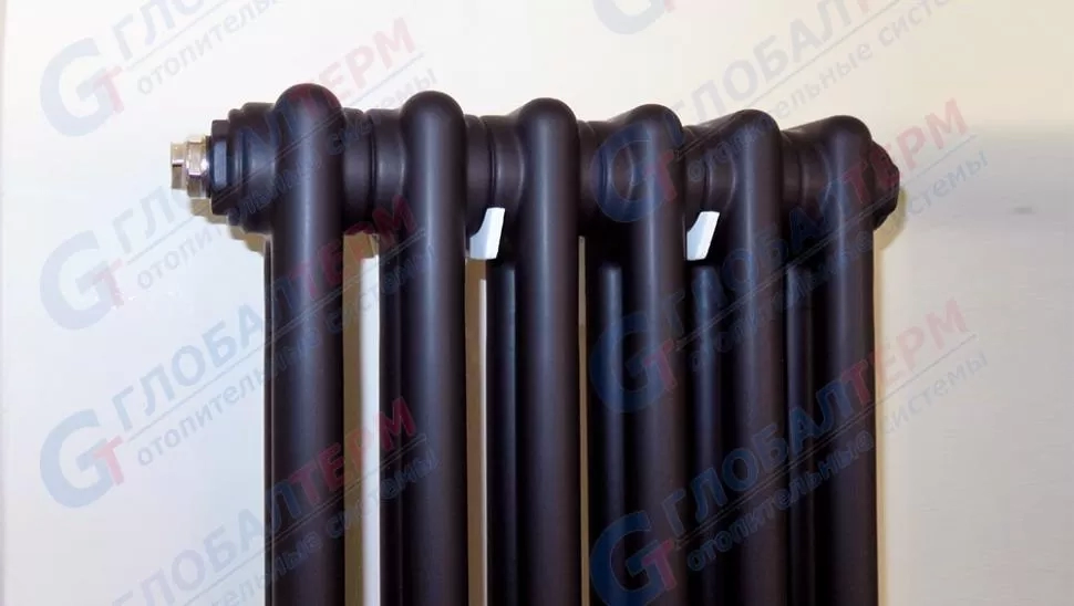 Вертикальный радиатор стальной трубчатый Zehnder Charleston Completto 2180 / 6 секций, нижнее подключение (RAL 9005 мат)